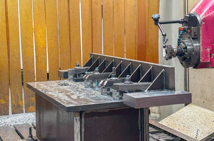 Lagun GMB 42E — gebrauchtes Tischbohr- und Fräswerk